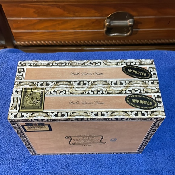 Two Empty Arturo Fuente Cigar Box’s - Picture 3 of 9